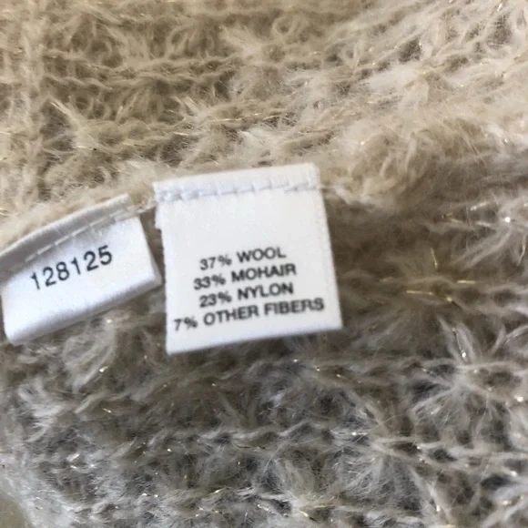 Ann Taylor Loft Women’s Shrug Sweater Size M. Cream Color with Hint of Pink. - Picture 5 of 8